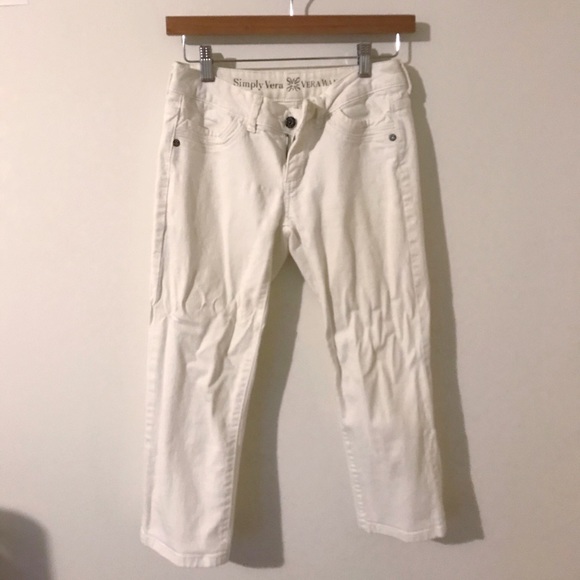 Simply Vera by Vera Wang White Capris - Picture 1 of 4